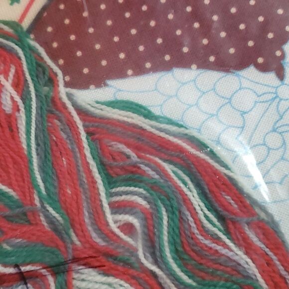 VintageNeedle Treasures Holiday Goose 12" x 16" Stitchery Crewel Needlework Kit - Picture 7 of 7
